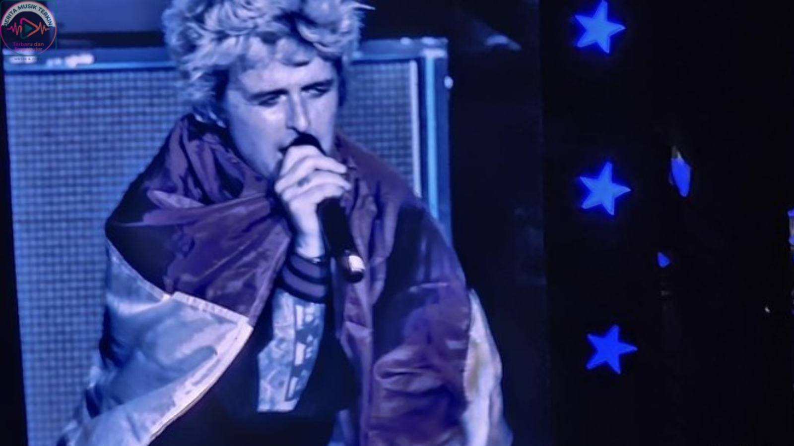 Billie Joe Armstrong Green Day membawakan Wake Me Up When September Ends